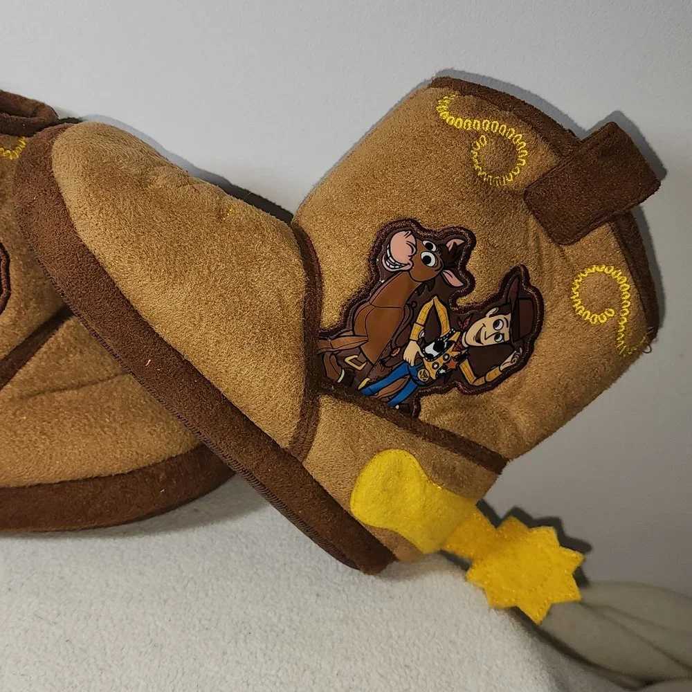 Toddler Boys Toy Story Woody Bullseye Plush Boot Slippers. Size 9/10